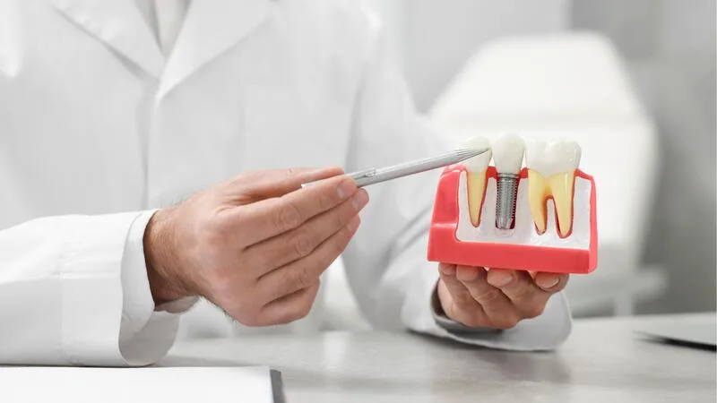 Accueil brown and beige minimalist dental clinic presentation (5)