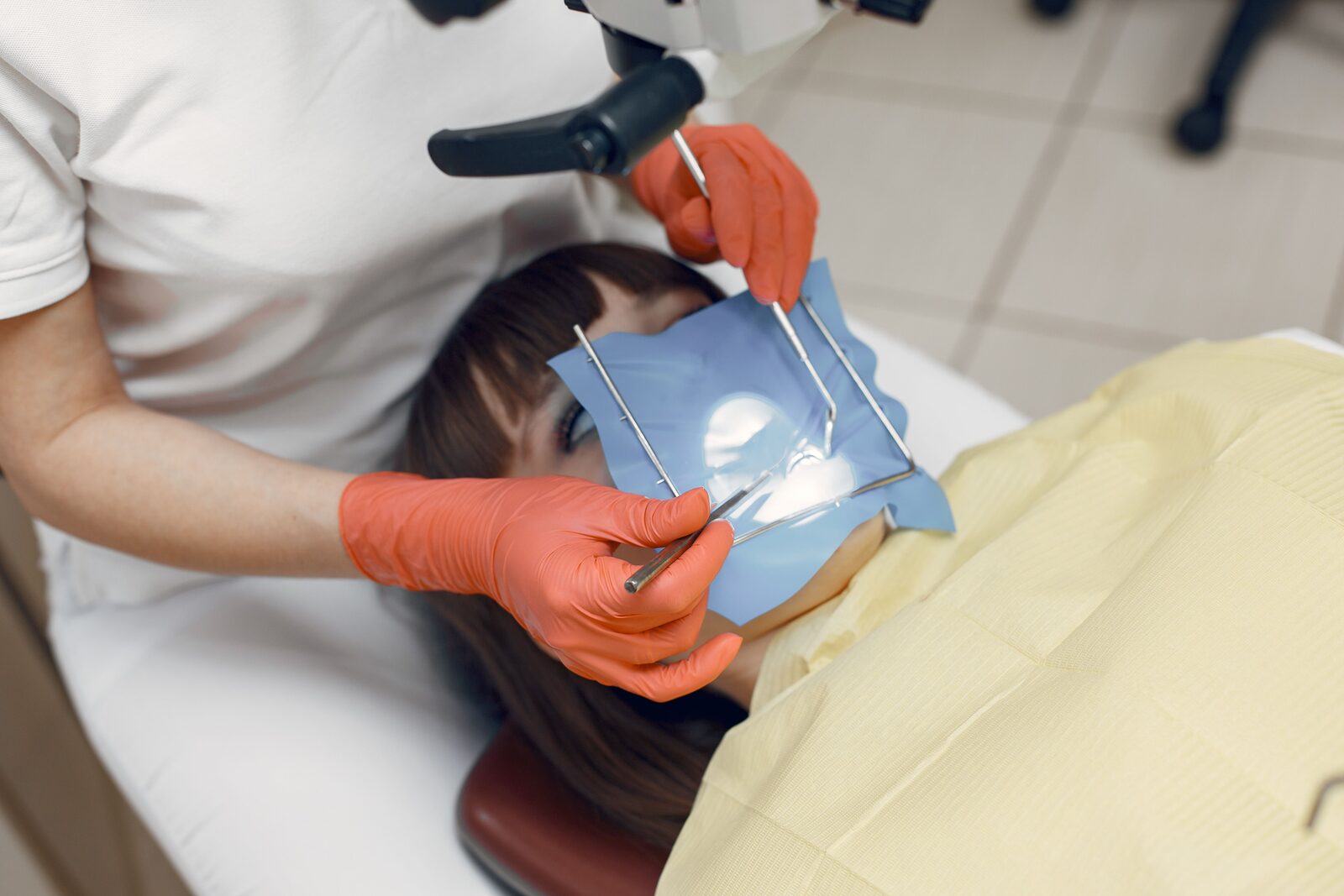 Apicectomie et microchirurgie périapicale endodontique : résection apicale et obturation à retro au MTA