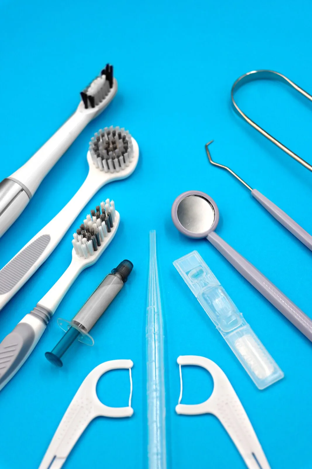 Utilisation des brossettes interdentaires pour nettoyer les espaces entre les dents